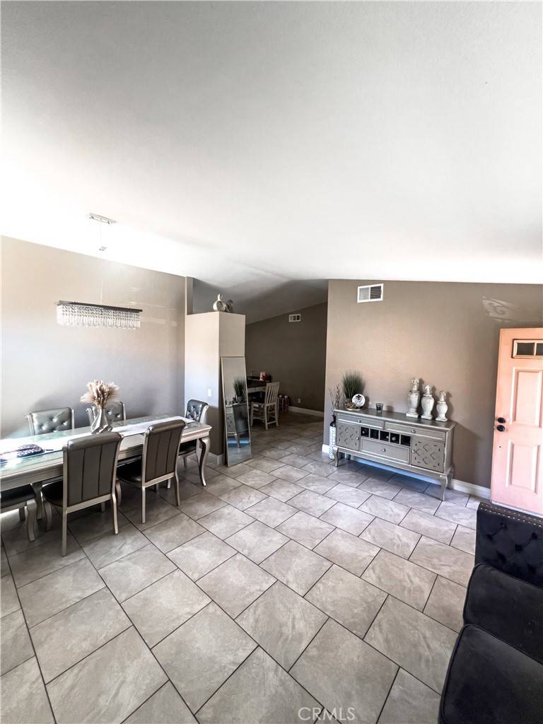 Adelanto, CA 92301,11576 Star ST