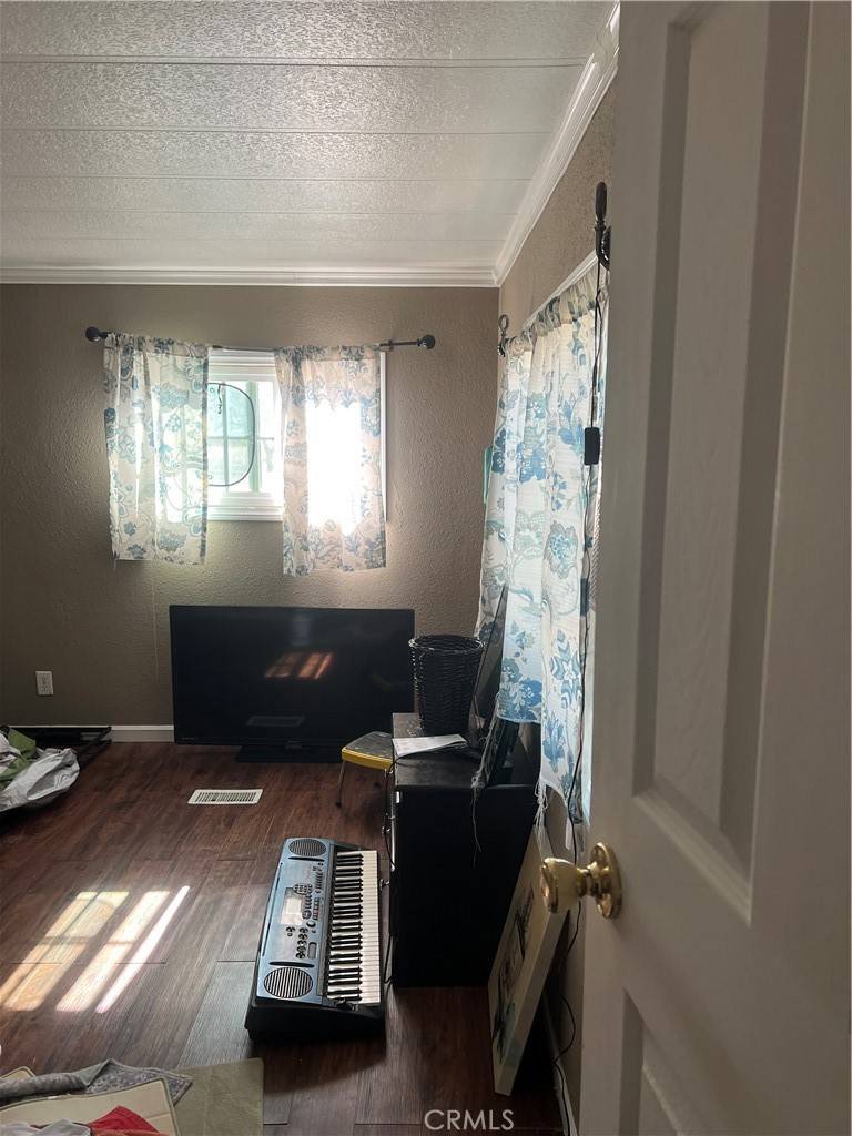13892 Pioneer RD #8 Apple Valley, CA 92307