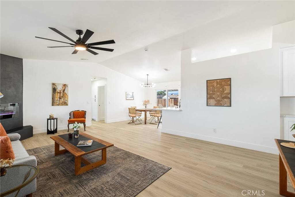 Apple Valley, CA 92308,22717 Itasca RD