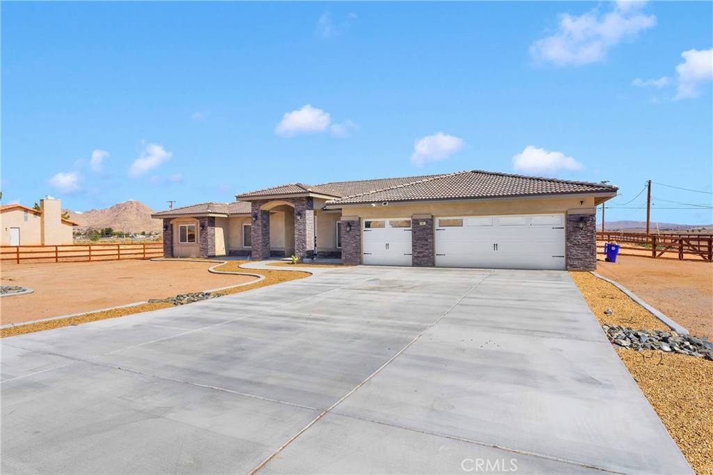 Apple Valley, CA 92307,21192 Zuni RD