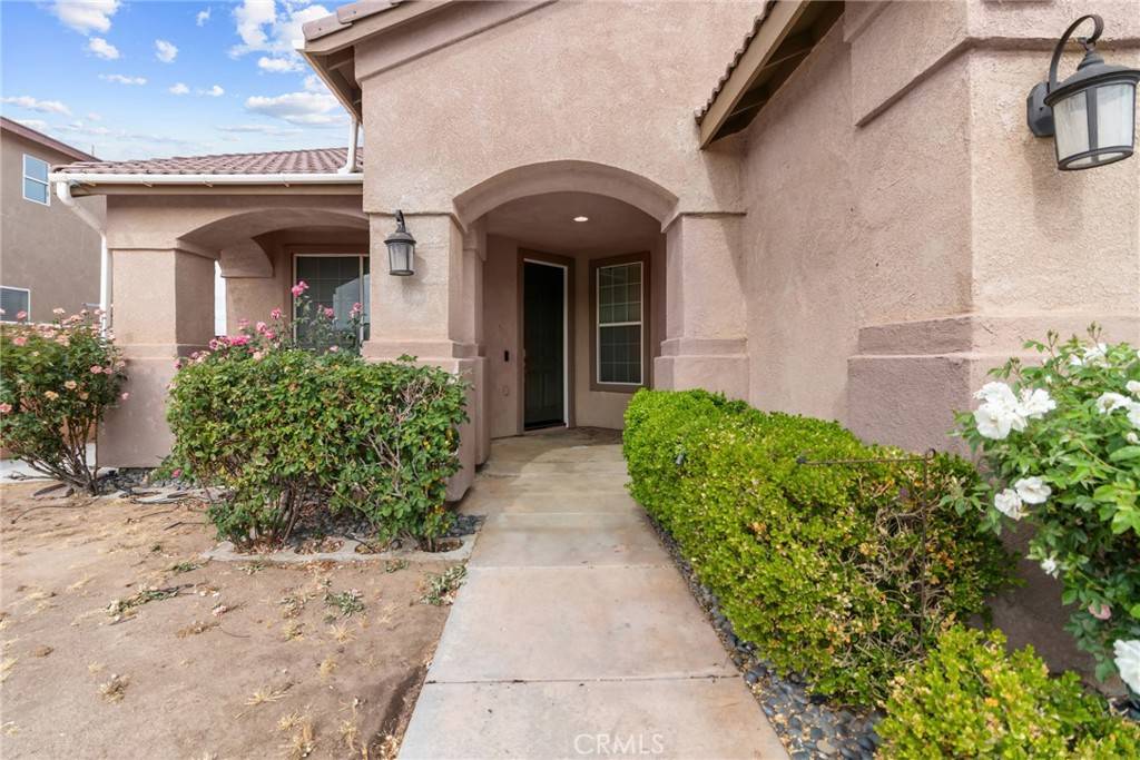 Hesperia, CA 92344,9011 Honeysuckle AVE