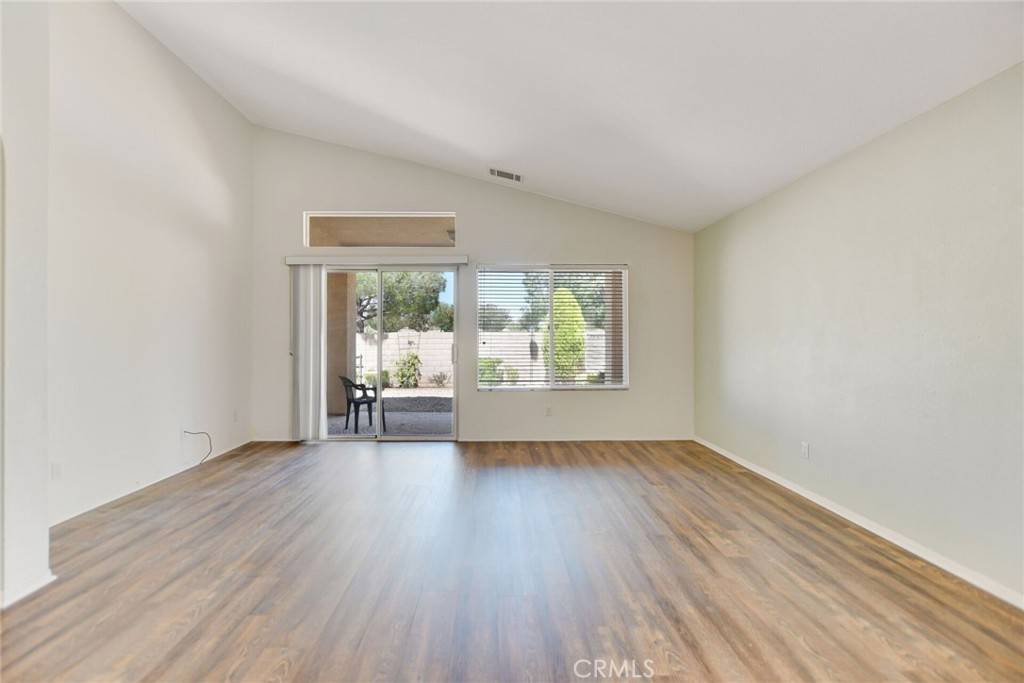 11241 Pleasant Hills DR Apple Valley, CA 92308