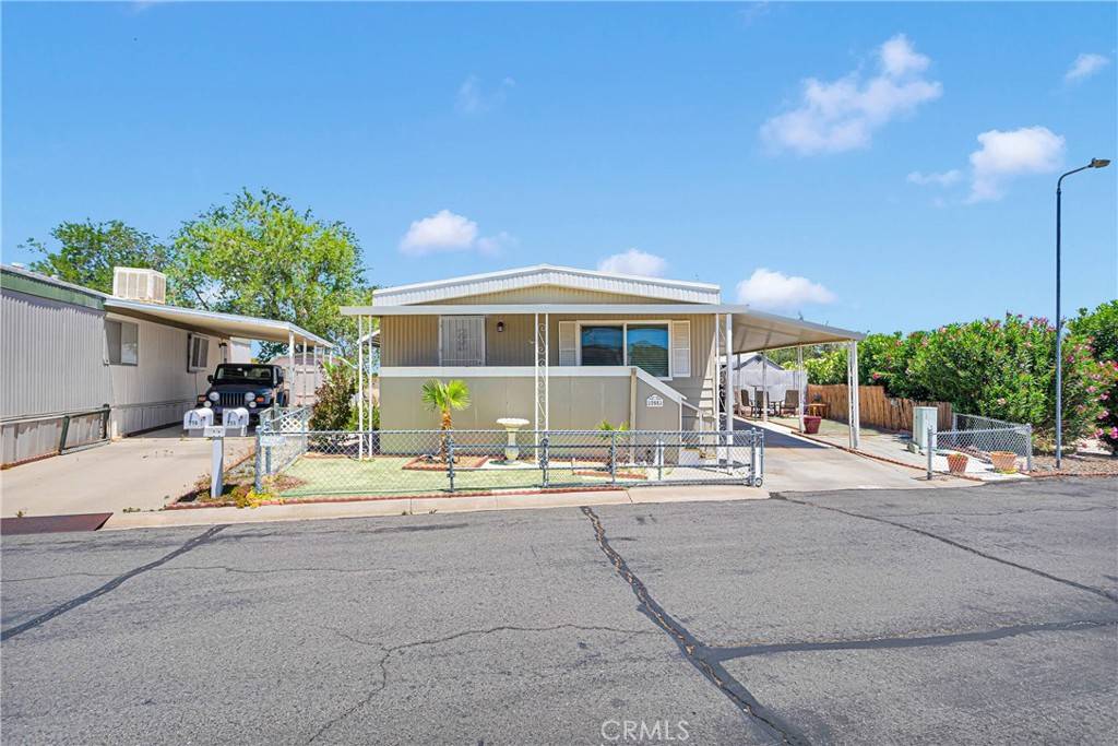 Victorville, CA 92395,13393 Mariposa RD #255