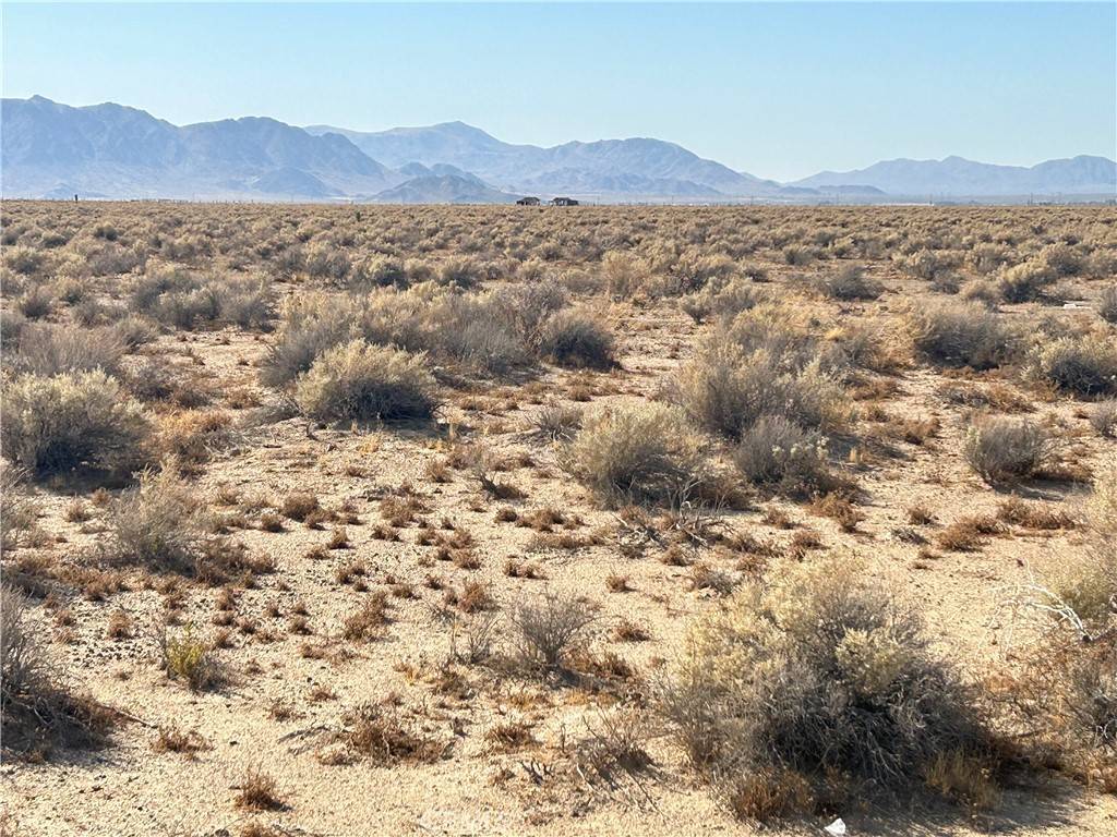 Lucerne Valley, CA 92356,1 Cherokee TRL