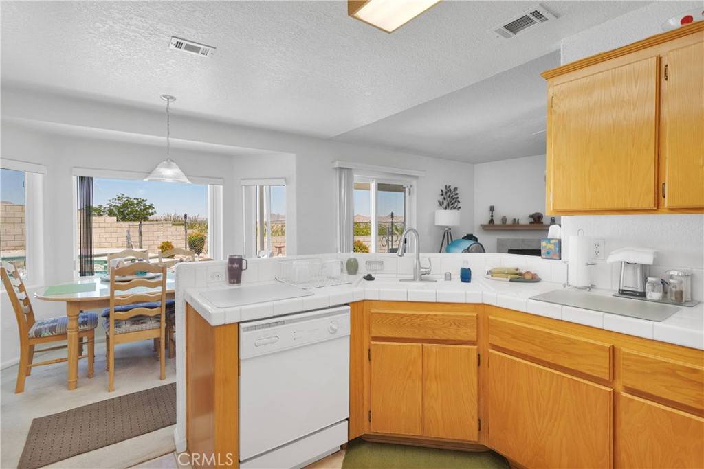 15044 Odell CT Victorville, CA 92394