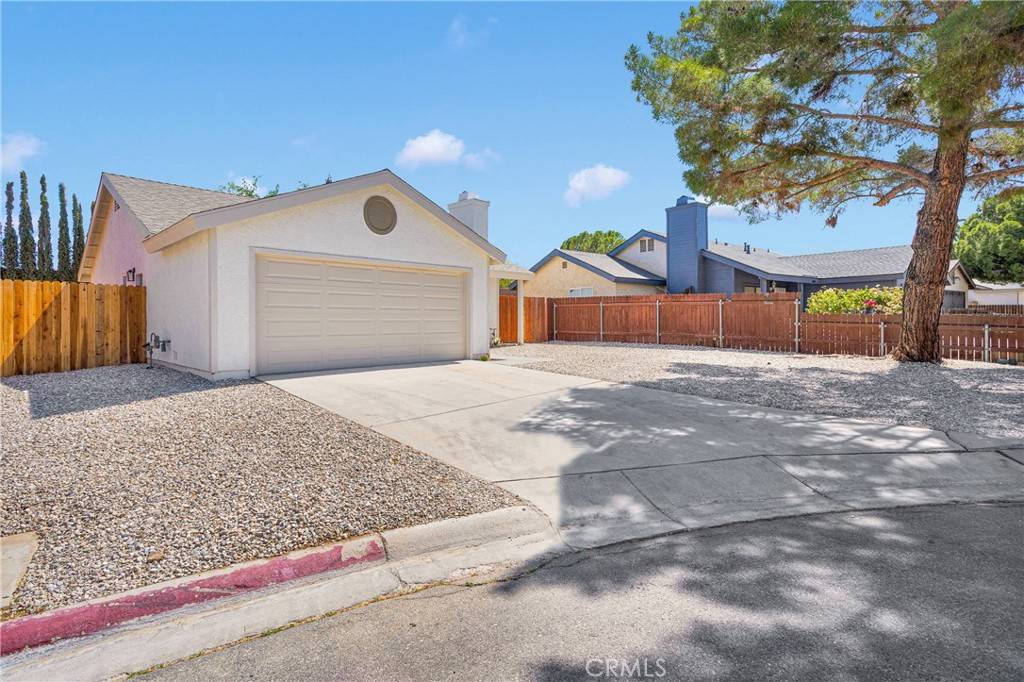 Hesperia, CA 92344,14463 Birchwood DR