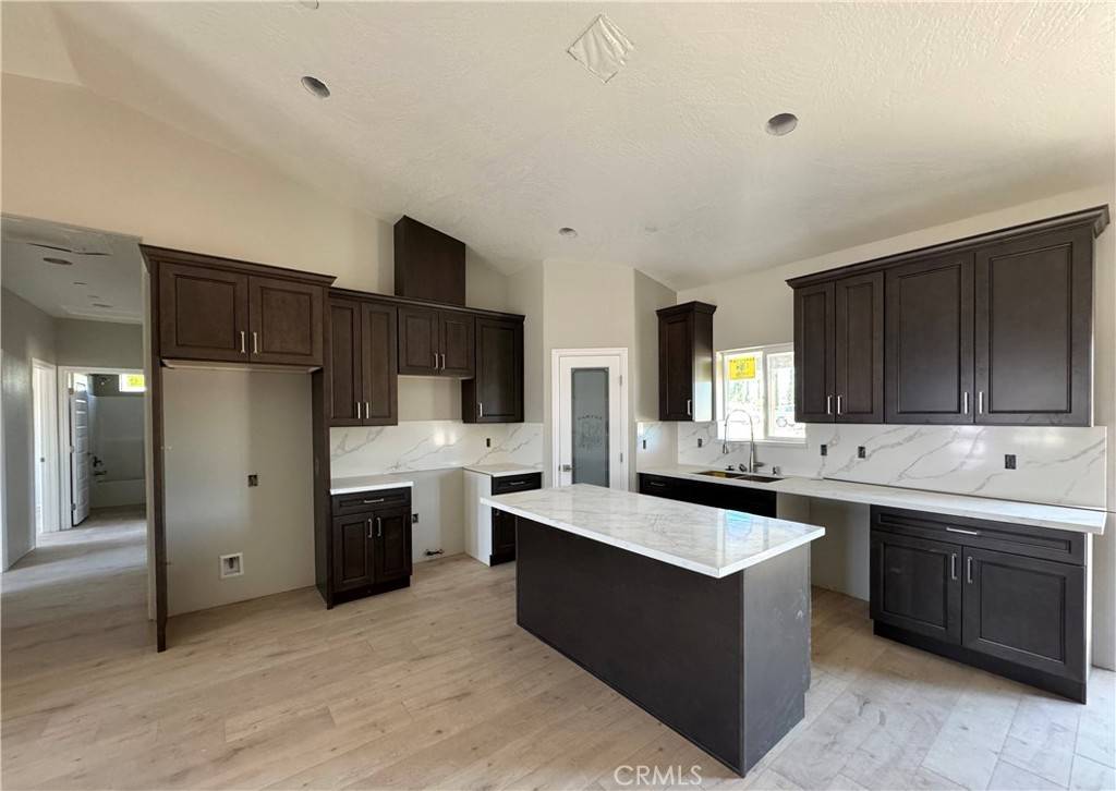 Hesperia, CA 92345,14549 Live Oak St