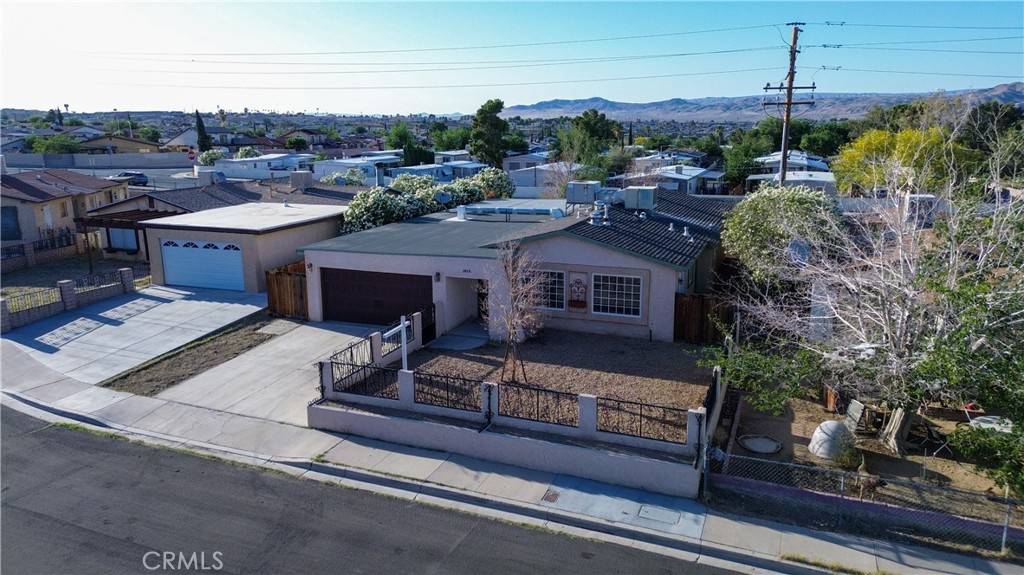 Barstow, CA 92311,1013 Glacier DR