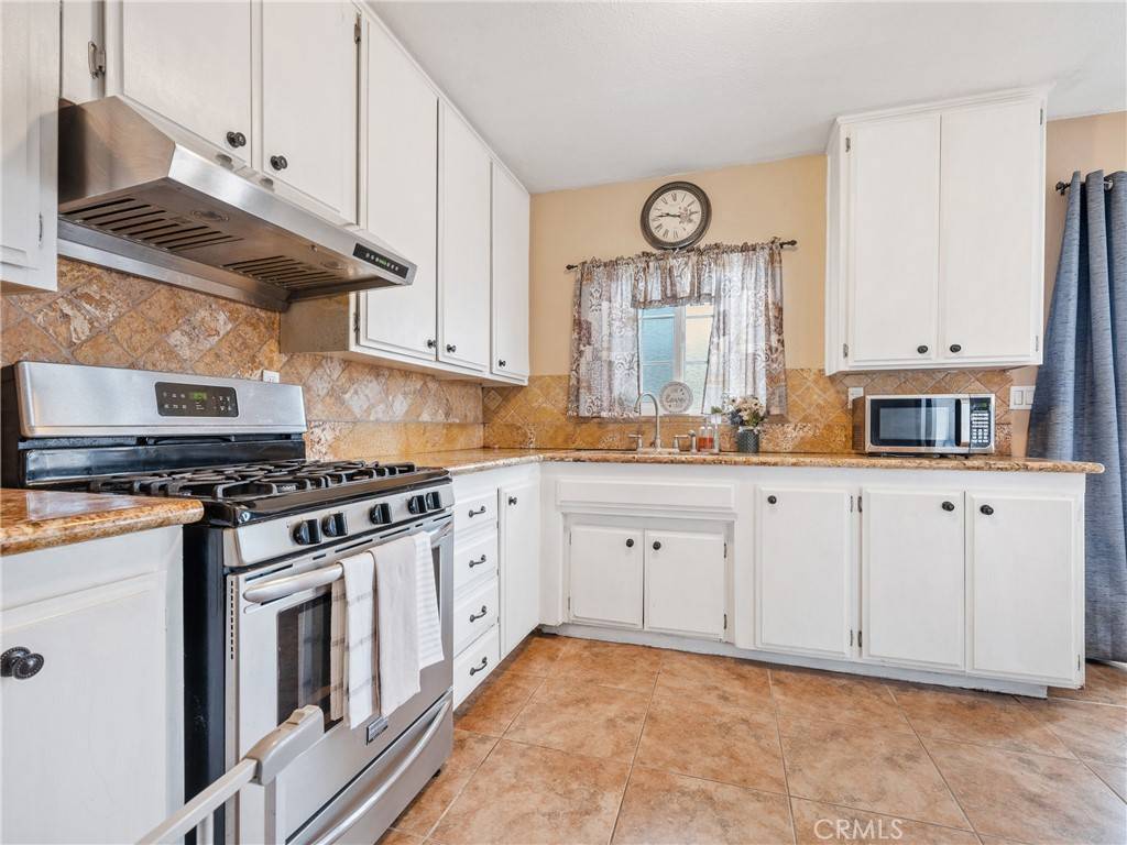 Hesperia, CA 92345,16009 Cajon ST
