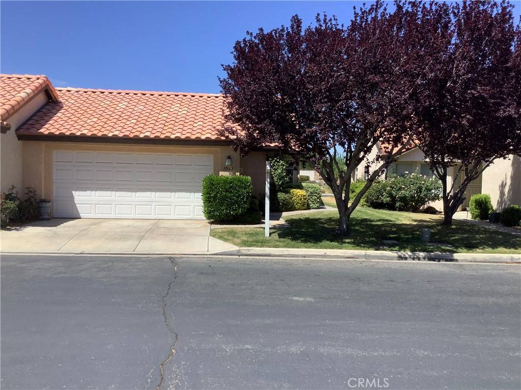 Apple Valley, CA 92308,11562 Oak ST