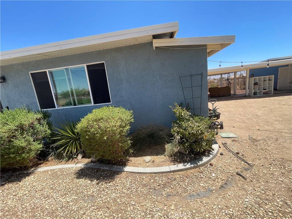 Hesperia, CA 92345,10623 4th AVE