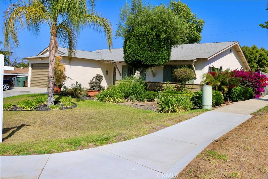 Corona, CA 92882,1977 Rainbow Ridge ST