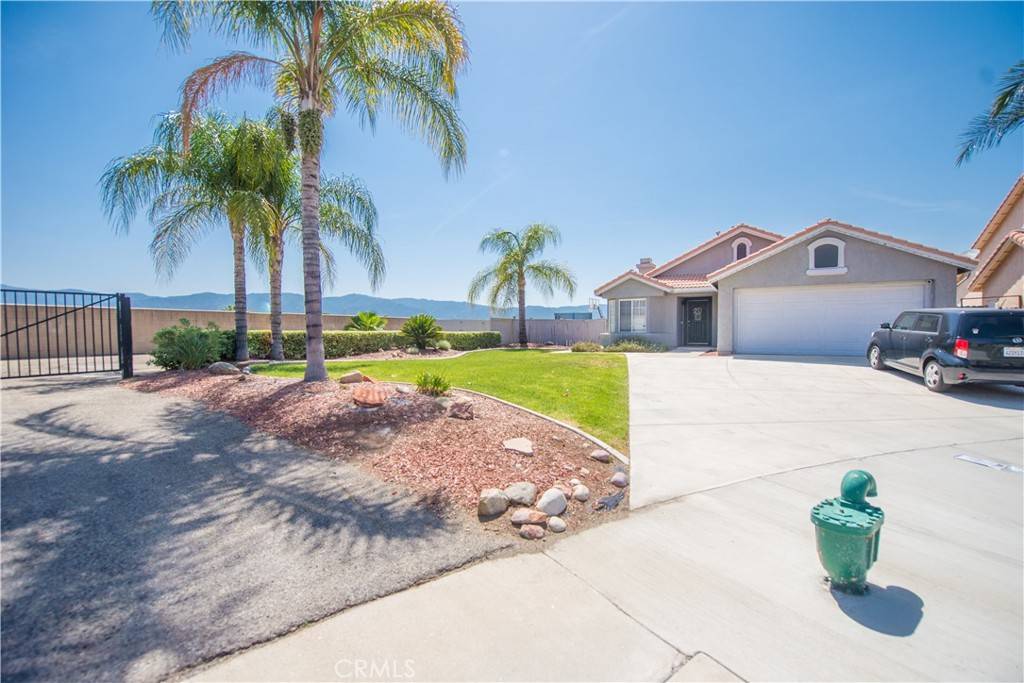 Corona, CA 92879,374 Roosevelt CIR