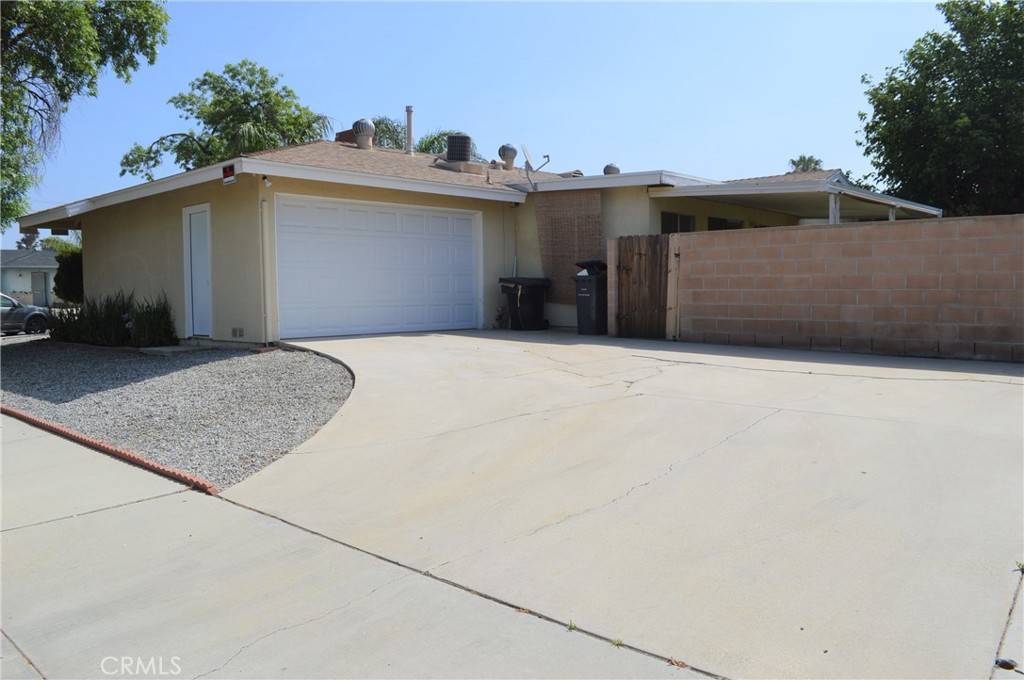 Hemet, CA 92543,665 Onyx AVE