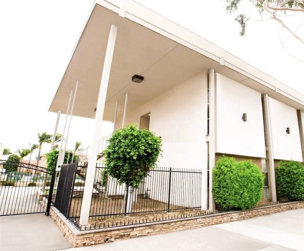 Corona, CA 92882,1245 W 6th ST