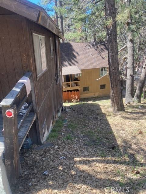 Arrowbear, CA 92382,33067 Robin LN