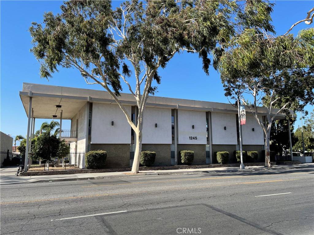 Corona, CA 92882,1245 W 6th ST