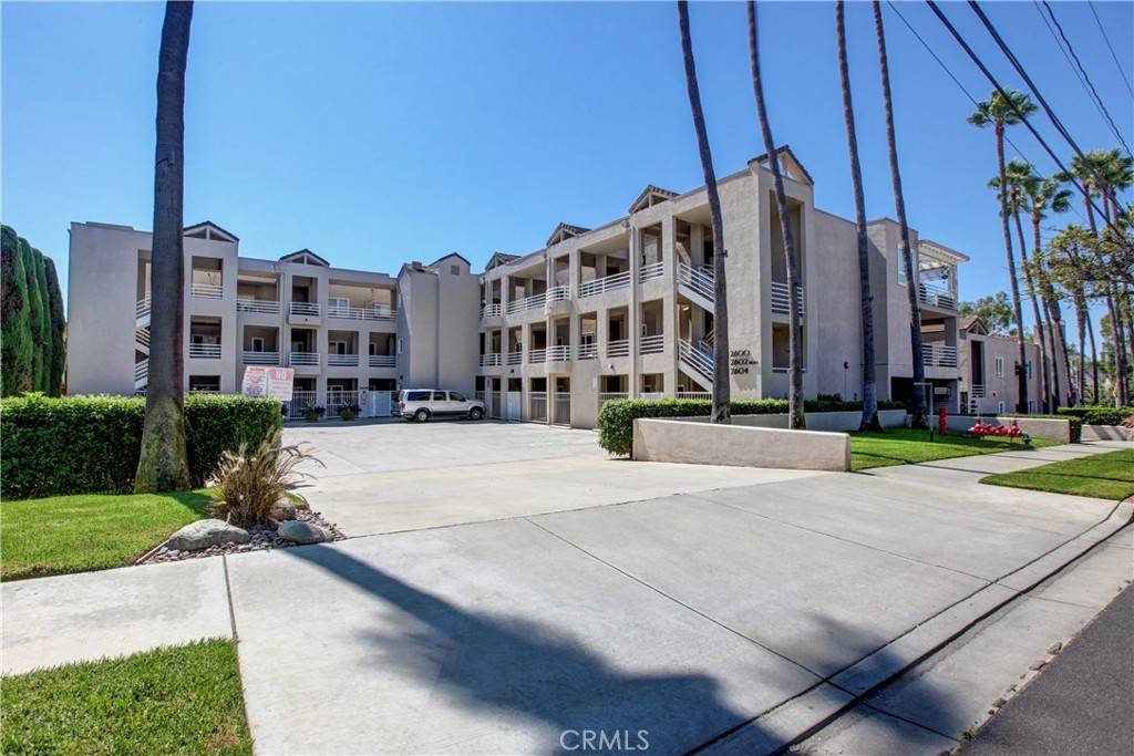 Signal Hill, CA 90755,2602 E 20th ST #207CR