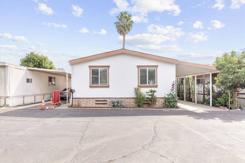 Azusa, CA 91702,600 W Gladstone #95