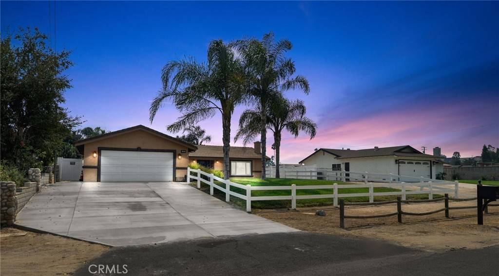 Norco, CA 92860,1434 Barnhart LN