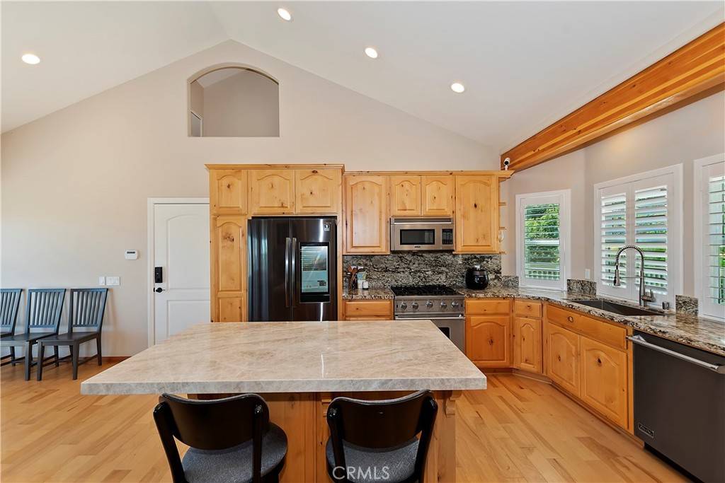 Lake Arrowhead, CA 92352,1015 Marin LN