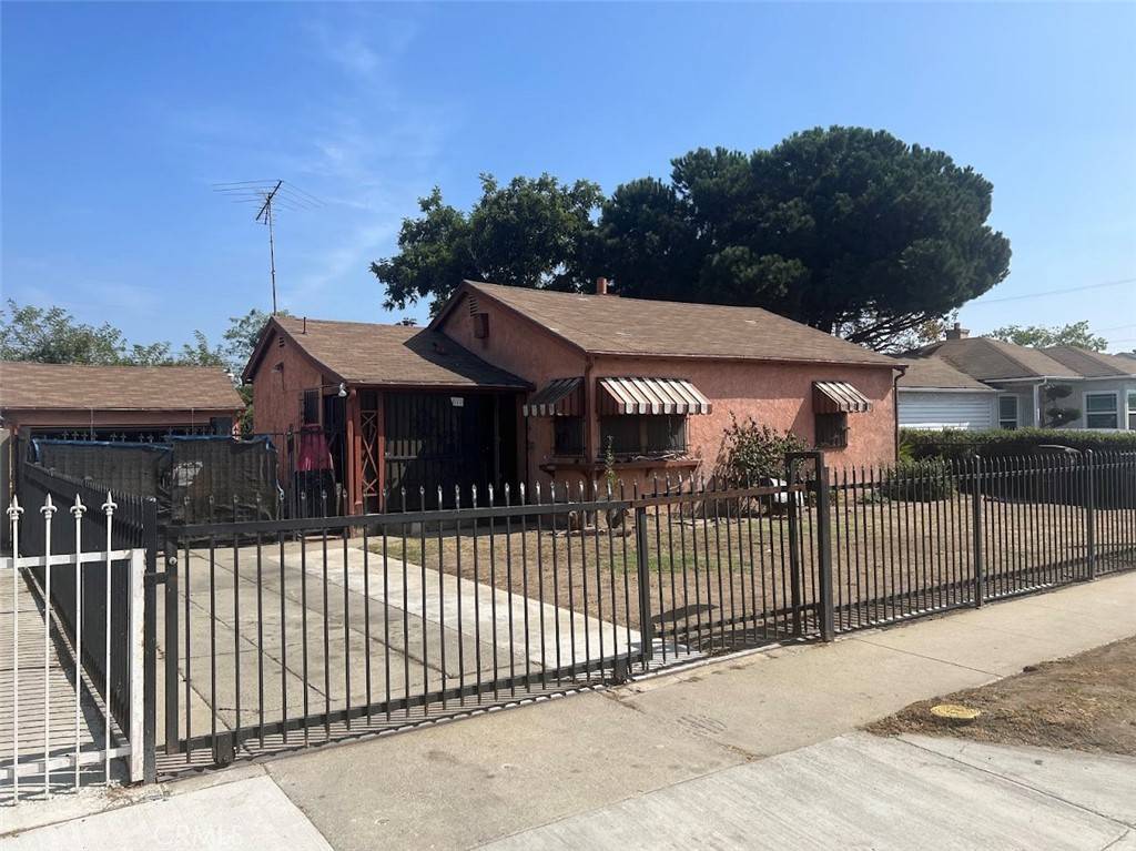 Compton, CA 90220,610 N Tajauta AVE