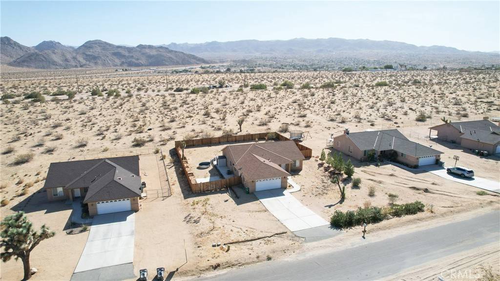 Joshua Tree, CA 92252,62375 Crestview DR