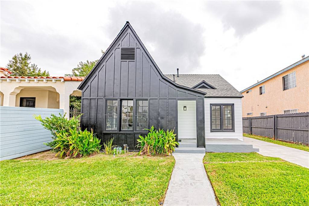 Los Angeles, CA 90016,2942 S West View ST