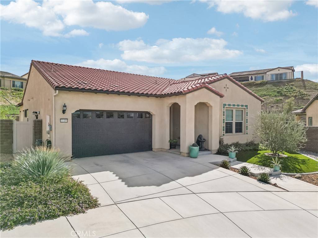 Corona, CA 92883,11489 Summit CT