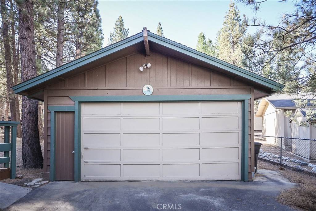 Big Bear City, CA 92314,934 Kingston LN