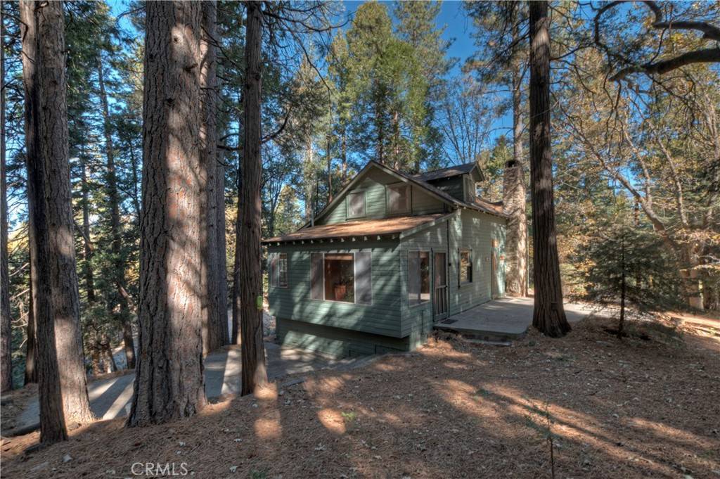 Lake Arrowhead, CA 92352,648 Crest Estates DR