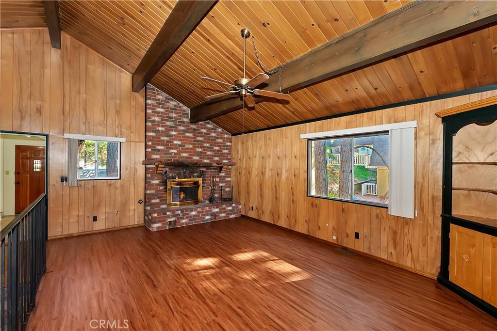 31523 Pleasant DR Running Springs, CA 92382