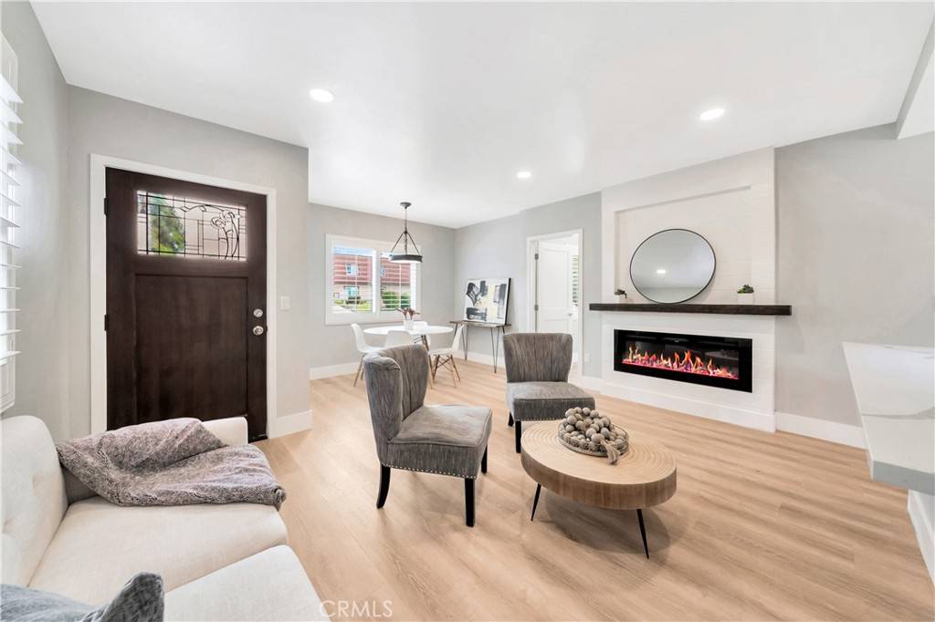 Orange, CA 92865,8711 Palm AVE