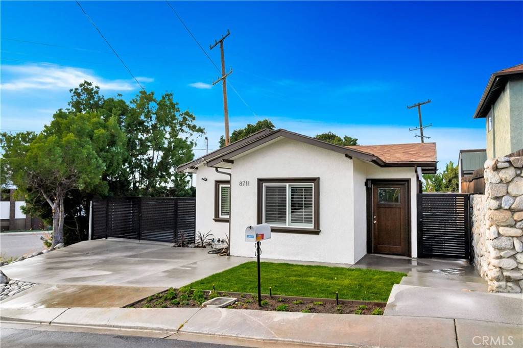 Orange, CA 92865,8711 Palm AVE