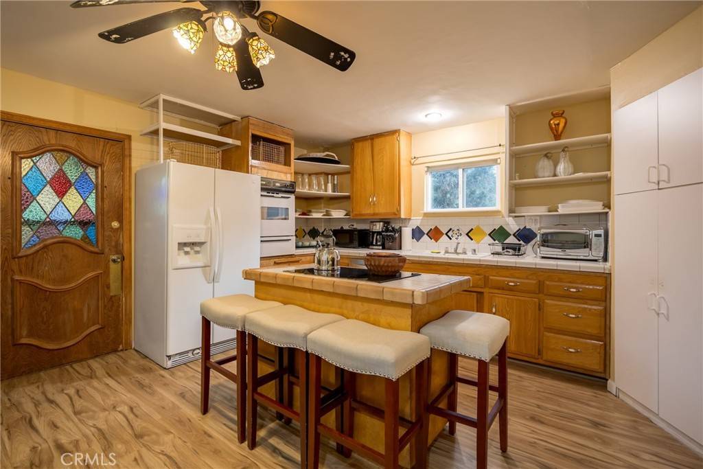 Sugarloaf, CA 92386,351 Pine LN