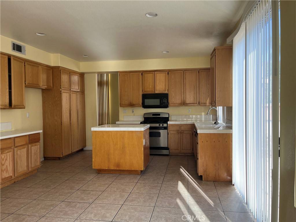 Corona, CA 92879,1067 La Marillo CIR