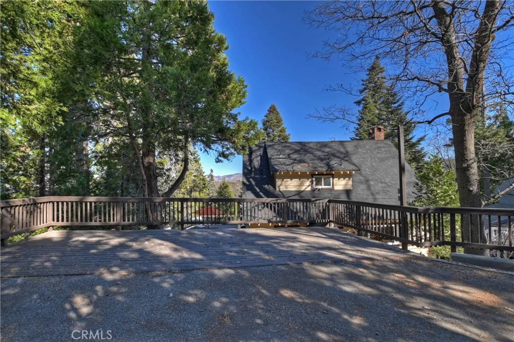 Lake Arrowhead, CA 92352,336 Jasmine LN