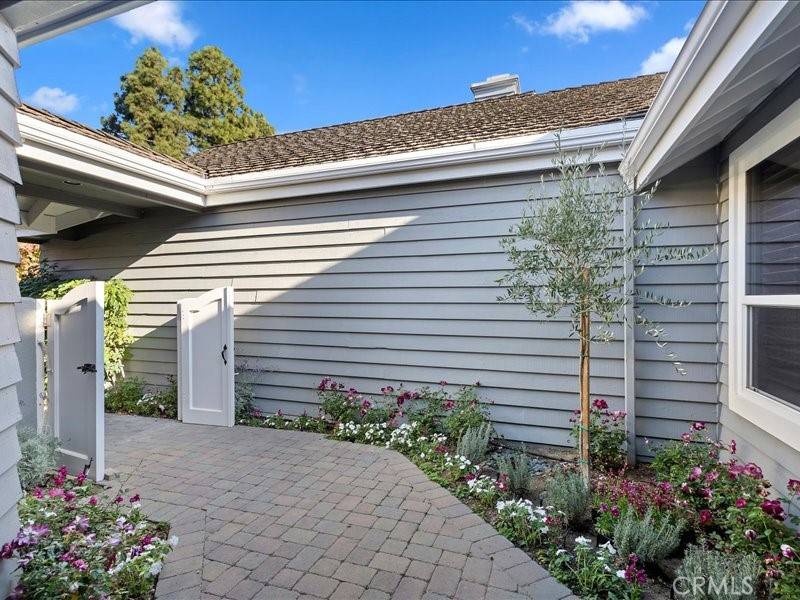 Newport Beach, CA 92660,7 Northampton CT #104