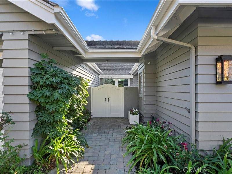 Newport Beach, CA 92660,7 Northampton CT #104