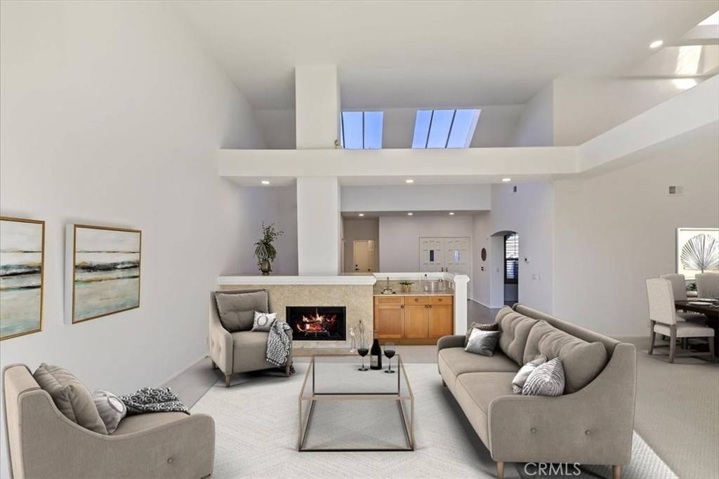 Newport Beach, CA 92660,7 Northampton CT #104