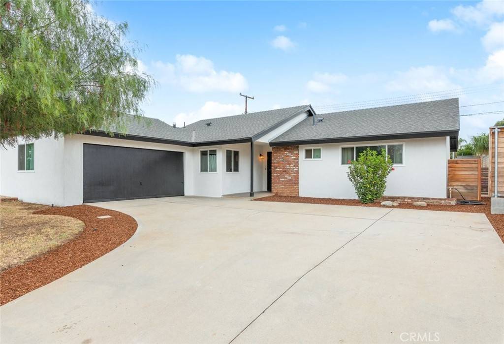 Redlands, CA 92374,50 Falcon LN