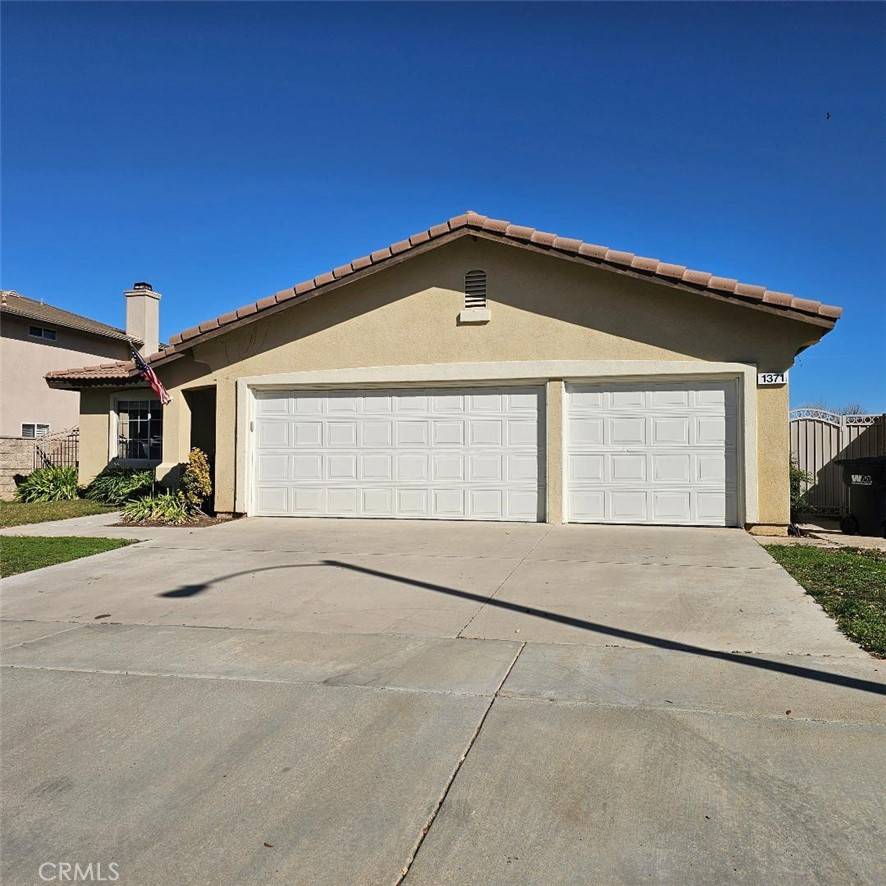 Corona, CA 92881,1371 Pinewood DR