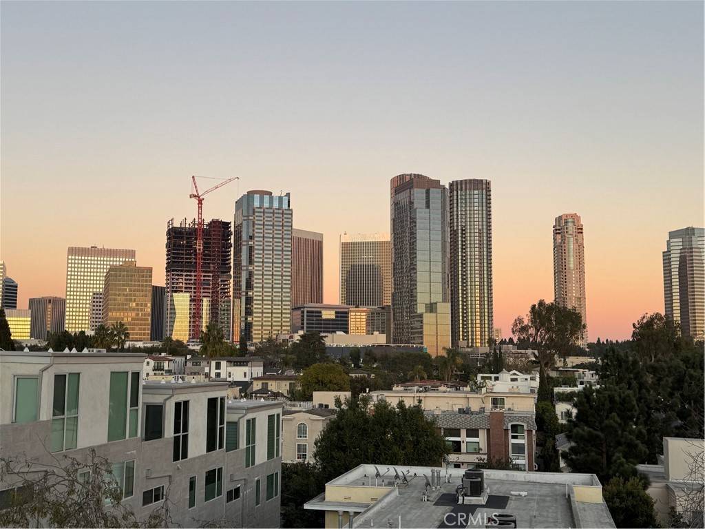 Los Angeles, CA 90025,1839 Pandora AVE #Penthouse