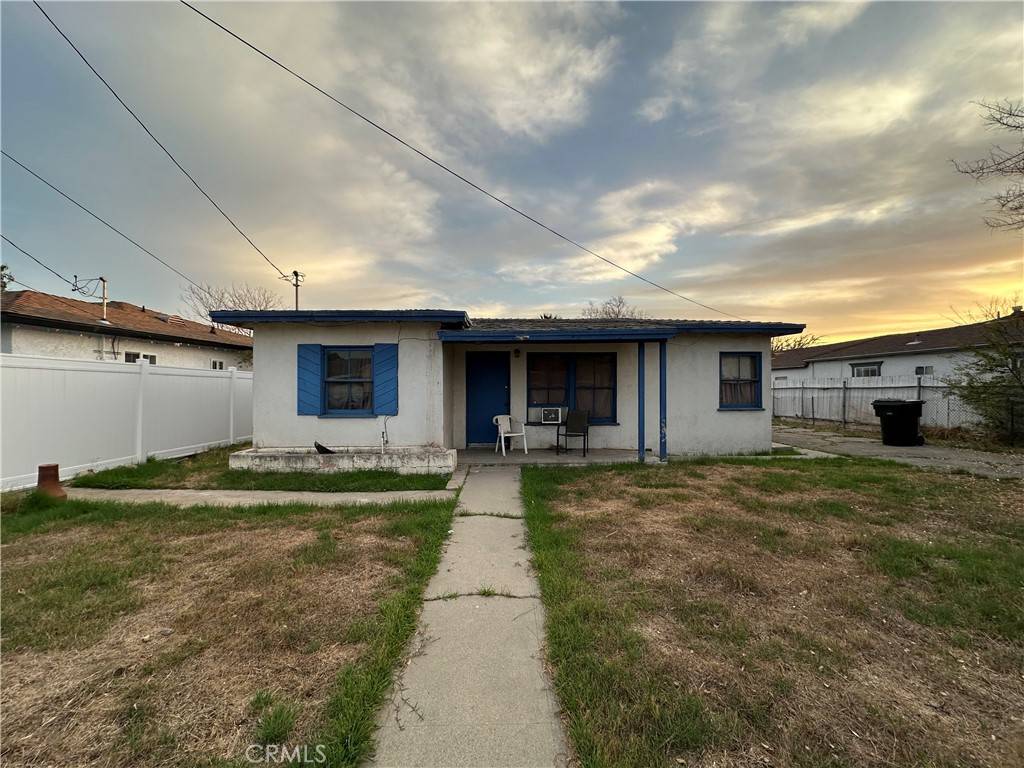 Fontana, CA 92335,14989 Hibiscus AVE