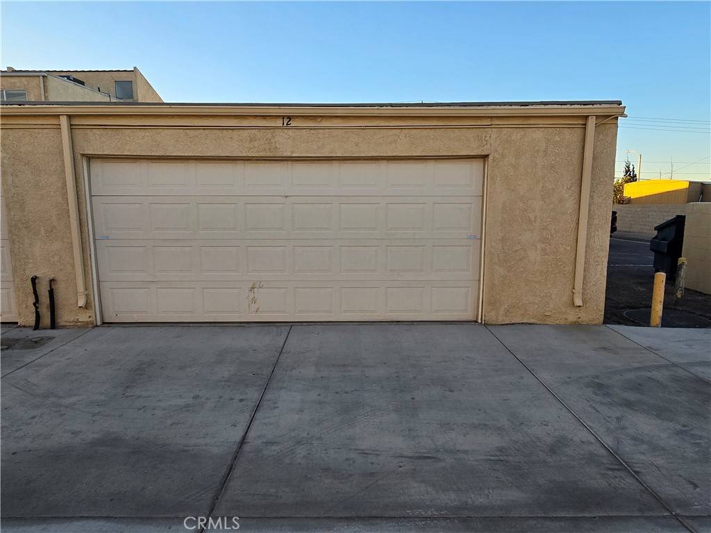 Victorville, CA 92395,16465 Green Tree BLVD #12