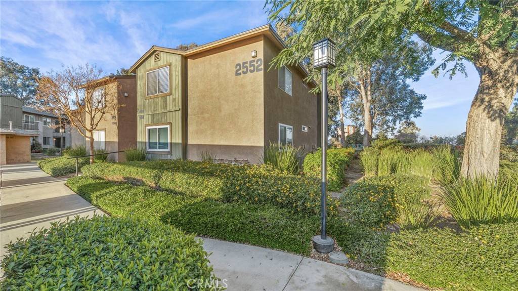 Corona, CA 92882,2552 Avenida Del Vista #103