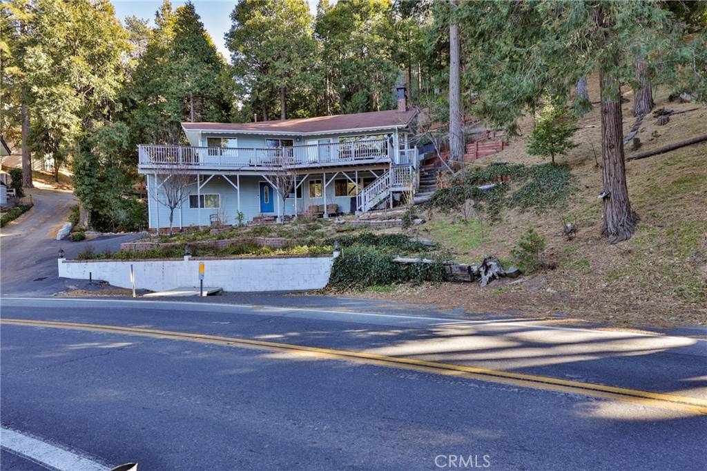 24433 San Moritz DR Crestline, CA 92325