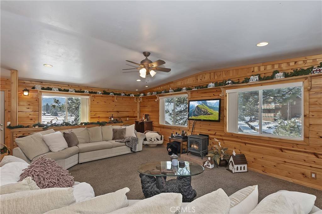 Big Bear City, CA 92314,1004 White Mountain DR
