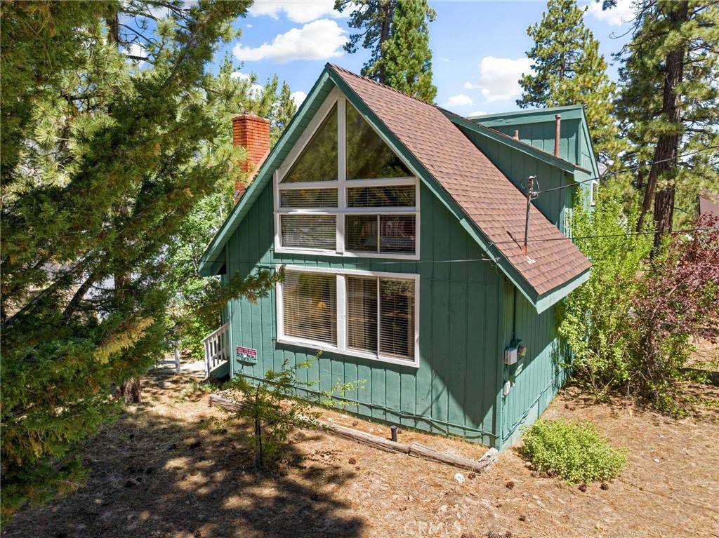 Big Bear Lake, CA 92315,39752 Forest RD