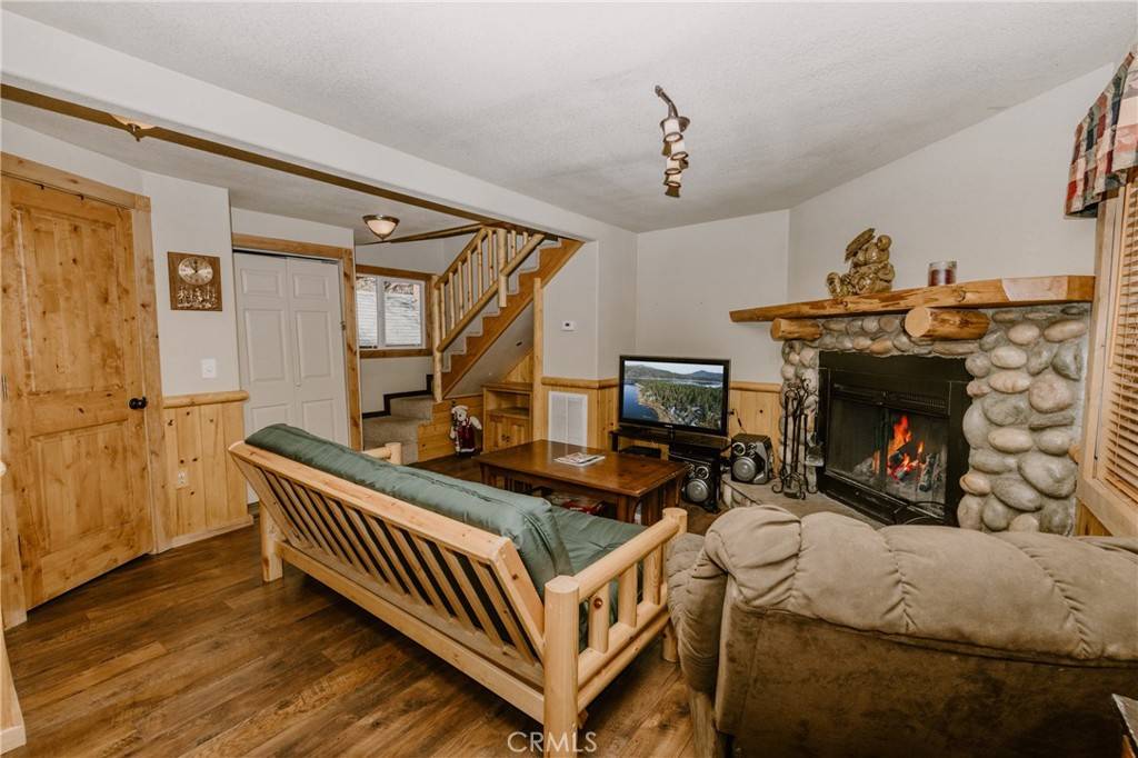 Sugarloaf, CA 92386,844 Victoria